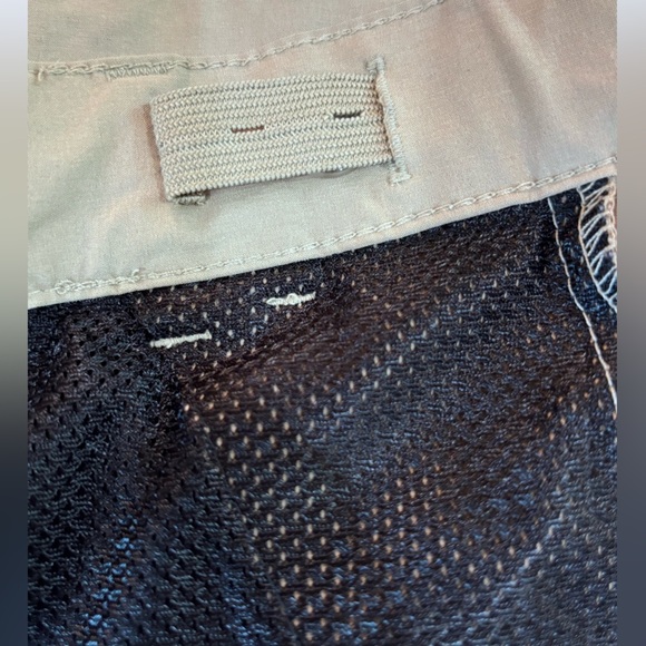 Old Navy Boys Khaki Shorts - Picture 10 of 11